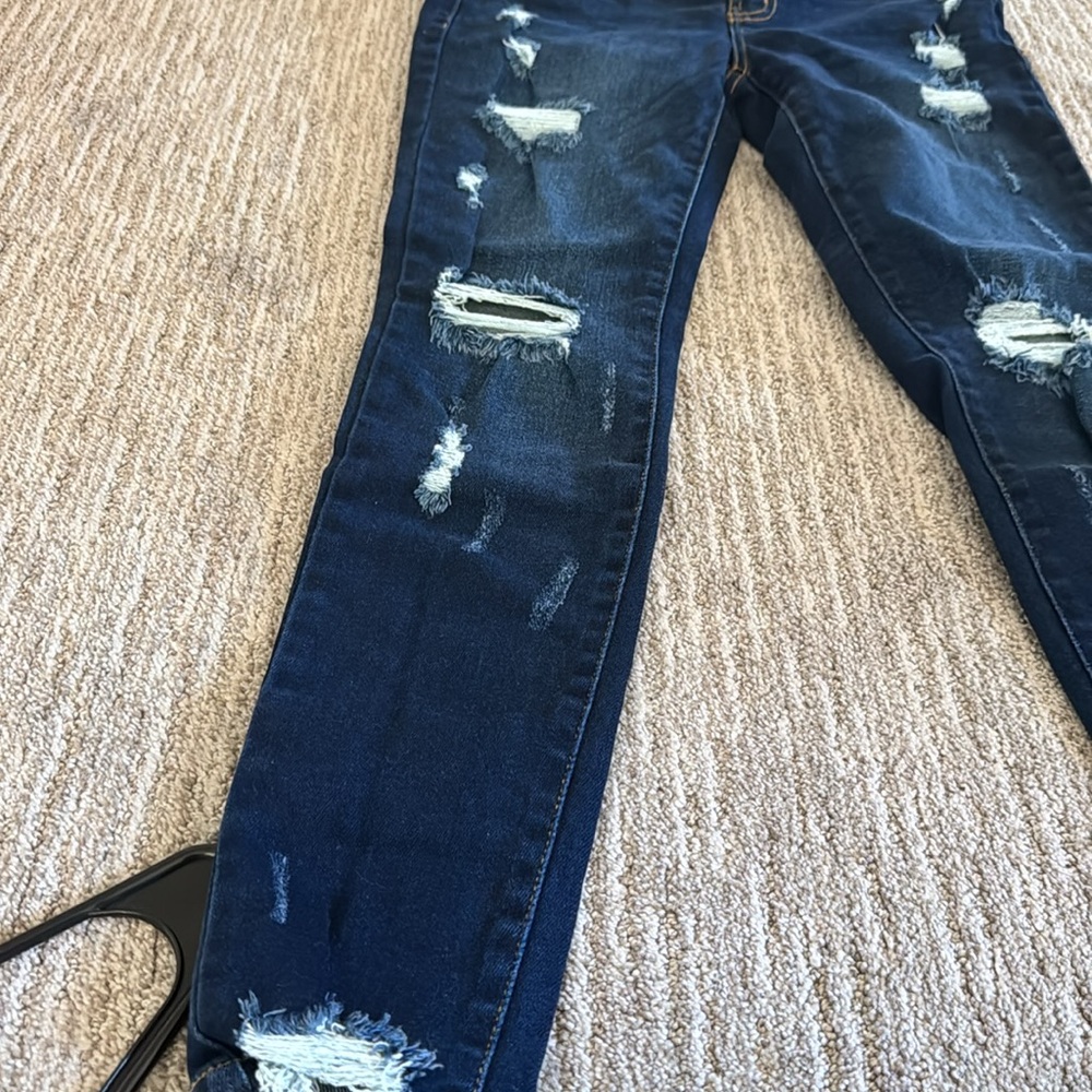 Kancan Ripped Jeans - Picture 3 of 5